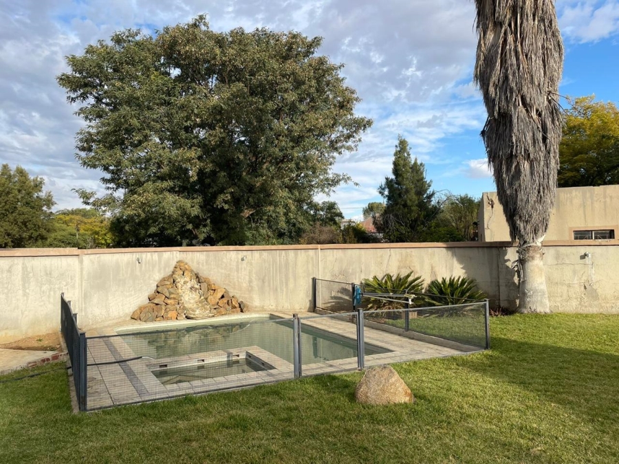  Bedroom Property for Sale in Bloemhof North West